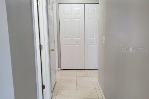 House in Tampa, Florida 3 bedrooms, 111.48 sq.m. № 1823049 - photo 8