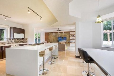 Casa en alquiler en Palmetto Bay, Florida, 5 dormitorios, 307.69 m2 № 2052354 - foto 5