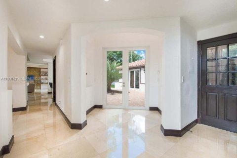 Casa en alquiler en Palmetto Bay, Florida, 5 dormitorios, 307.69 m2 № 2052354 - foto 4