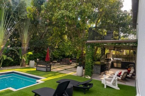 Casa en alquiler en Palmetto Bay, Florida, 5 dormitorios, 307.69 m2 № 2052354 - foto 12