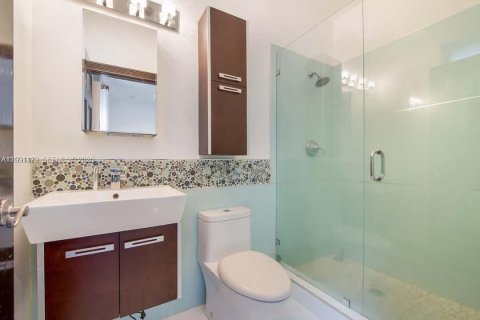 Casa en alquiler en Palmetto Bay, Florida, 5 dormitorios, 307.69 m2 № 2052354 - foto 8