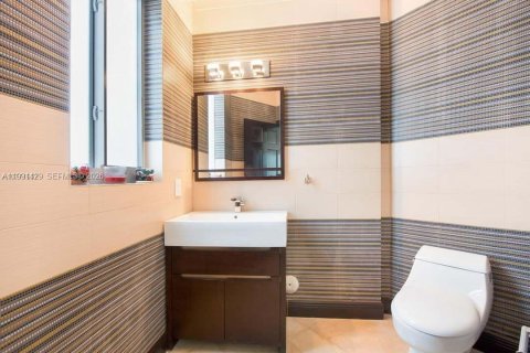 Casa en alquiler en Palmetto Bay, Florida, 5 dormitorios, 307.69 m2 № 2052354 - foto 11