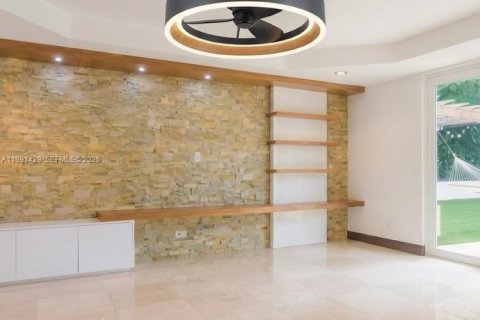 Casa en alquiler en Palmetto Bay, Florida, 5 dormitorios, 307.69 m2 № 2052354 - foto 6