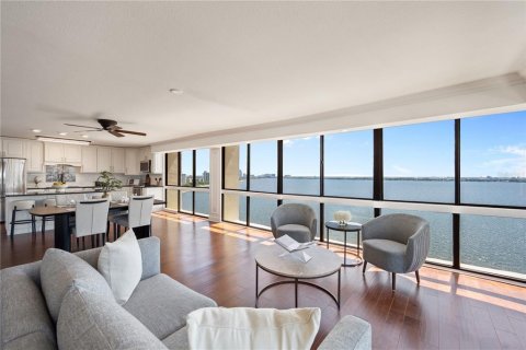 Condo in Tampa, Florida, 3 bedrooms  № 1837357 - photo 12