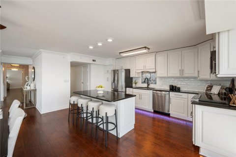 Condo in Tampa, Florida, 3 bedrooms  № 1837357 - photo 16