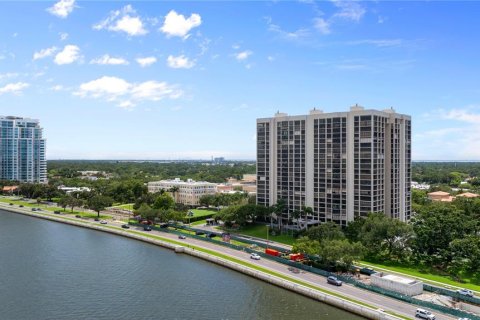 Condo in Tampa, Florida, 3 bedrooms  № 1837357 - photo 2