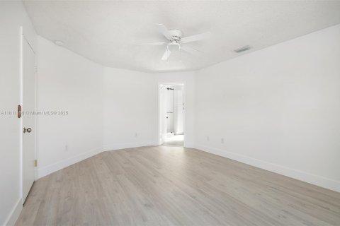 House in Boca Raton, Florida 4 bedrooms, 212.19 sq.m. № 1756647 - photo 6