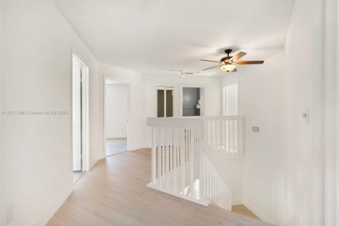 House in Boca Raton, Florida 4 bedrooms, 212.19 sq.m. № 1756647 - photo 13