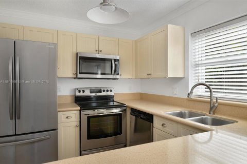House in Boca Raton, Florida 4 bedrooms, 212.19 sq.m. № 1756647 - photo 4