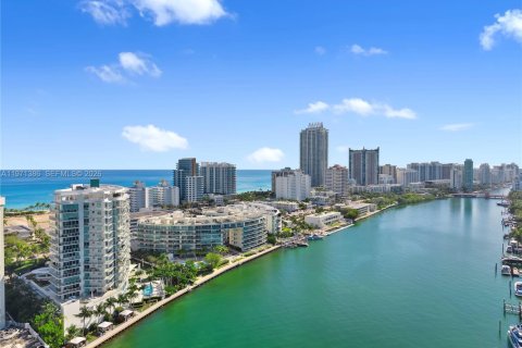 Condo in Miami Beach, Florida, 3 bedrooms  № 2040319 - photo 30