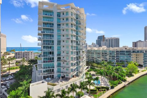 Condo in Miami Beach, Florida, 3 bedrooms  № 2040319 - photo 27