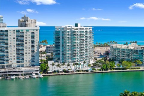 Condo in Miami Beach, Florida, 3 bedrooms  № 2040319 - photo 28