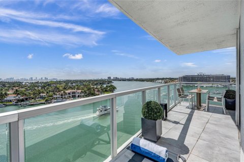 Condo in Miami Beach, Florida, 3 bedrooms  № 2040319 - photo 25
