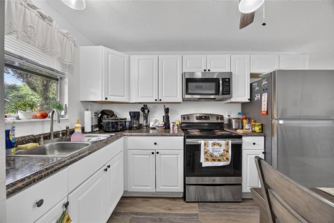 Villa ou maison à vendre à Port Charlotte, Floride: 2 chambres, 95.22 m2 № 2210085 - photo 10