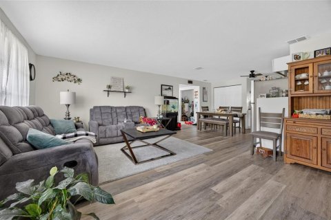 Villa ou maison à vendre à Port Charlotte, Floride: 2 chambres, 95.22 m2 № 2210085 - photo 8
