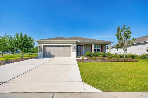 House in Ocala, Florida 3 bedrooms, 196.77 sq.m. № 1747686 - photo 1