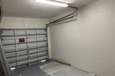 Снять в аренду виллу или дом в Майами, Флорида 3 спальни, 145.11м2, № 1924483 - фото 17