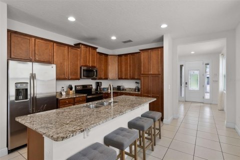 Casa en venta en Kissimmee, Florida, 8 dormitorios, 316.98 m2 № 1908104 - foto 7