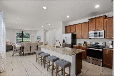 Casa en venta en Kissimmee, Florida, 8 dormitorios, 316.98 m2 № 1908104 - foto 6