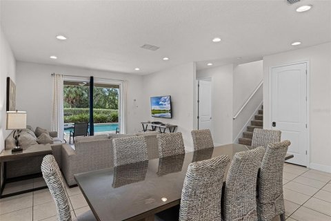 Casa en venta en Kissimmee, Florida, 8 dormitorios, 316.98 m2 № 1908104 - foto 10