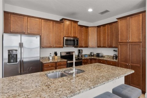 Casa en venta en Kissimmee, Florida, 8 dormitorios, 316.98 m2 № 1908104 - foto 8