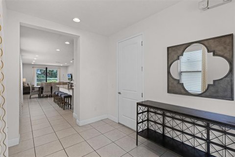 Casa en venta en Kissimmee, Florida, 8 dormitorios, 316.98 m2 № 1908104 - foto 4