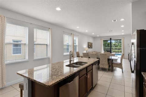 Casa en venta en Kissimmee, Florida, 8 dormitorios, 316.98 m2 № 1908104 - foto 9