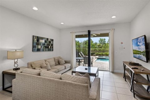 Casa en venta en Kissimmee, Florida, 8 dormitorios, 316.98 m2 № 1908104 - foto 11