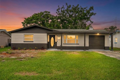 Villa ou maison à New Port Richey, Floride 3 chambres, 107.02 m2 № 2196842