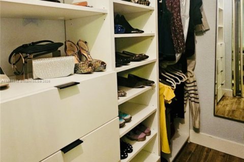 Condo in Tamarac, Florida, 2 bedrooms  № 2014414 - photo 26