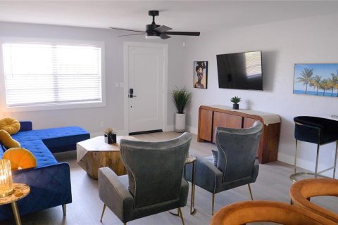 Commercial property in Daytona Beach, Florida 3 bedrooms, 170.01 sq.m. № 2329829 - photo 3