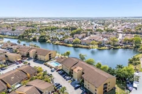 Condo in Miami, Florida, 2 bedrooms  № 1737813 - photo 30