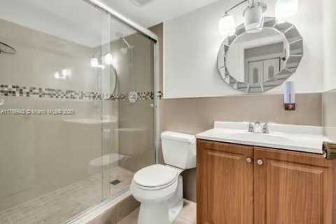 Condo in Miami, Florida, 2 bedrooms  № 1737813 - photo 20