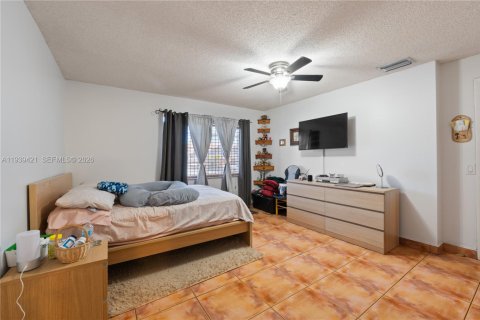 Condo in Miami, Florida, 2 bedrooms  № 1997419 - photo 10