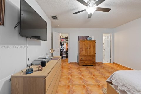 Condo in Miami, Florida, 2 bedrooms  № 1997419 - photo 9