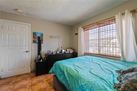 Condo in Miami, Florida, 2 bedrooms  № 1997419 - photo 13