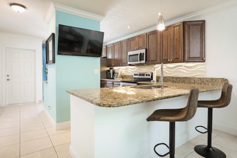 Condo in Delray Beach, Florida, 2 bedrooms  № 2172867 - photo 7