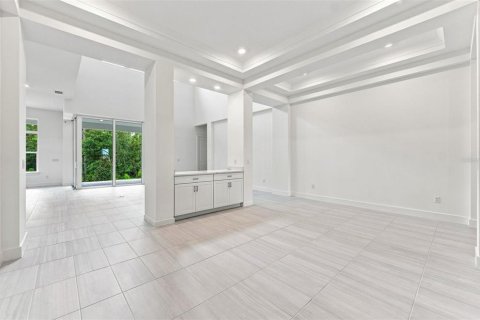 House in Zephyrhills, Florida 5 bedrooms, 414.81 sq.m. № 2341687 - photo 5
