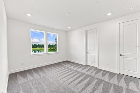 House in Zephyrhills, Florida 5 bedrooms, 414.81 sq.m. № 2341687 - photo 20