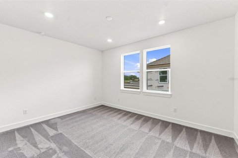 House in Zephyrhills, Florida 5 bedrooms, 414.81 sq.m. № 2341687 - photo 22