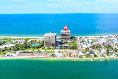 Condo à Treasure Island, Floride, 2 chambres  № 2166093