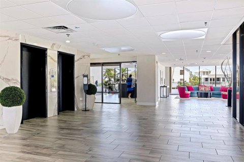 Copropriété à louer à Treasure Island, Floride: 2 chambres, 132.85 m2 № 2166093 - photo 8