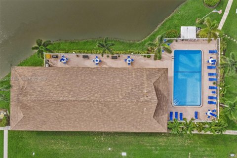 Condo in Dania Beach, Florida, 2 bedrooms  № 2401341 - photo 23