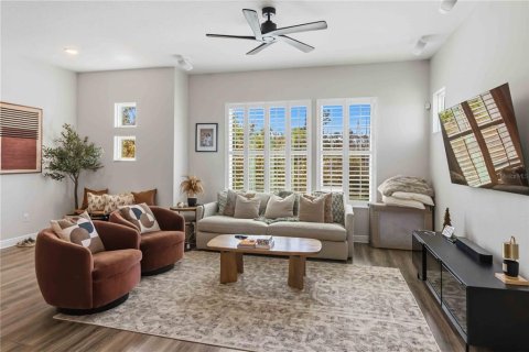 Townhouse in Tampa, Florida 3 bedrooms, 209.96 sq.m. № 2223779 - photo 3