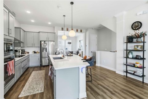 Townhouse in Tampa, Florida 3 bedrooms, 209.96 sq.m. № 2223779 - photo 7