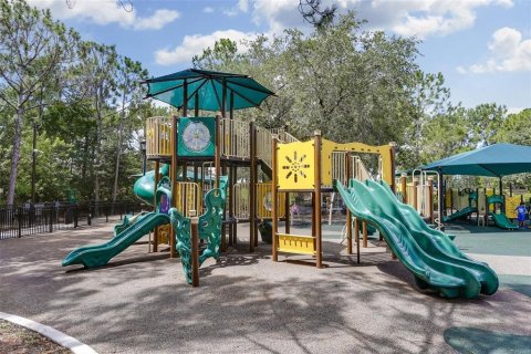 Townhouse in Tampa, Florida 3 bedrooms, 209.96 sq.m. № 2223779 - photo 27