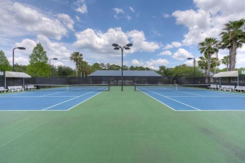 Townhouse in Tampa, Florida 3 bedrooms, 209.96 sq.m. № 2223779 - photo 28