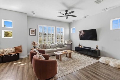 Townhouse in Tampa, Florida 3 bedrooms, 209.96 sq.m. № 2223779 - photo 2
