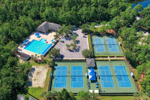 Townhouse in Tampa, Florida 3 bedrooms, 209.96 sq.m. № 2223779 - photo 30