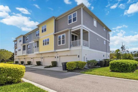 Townhouse in Tampa, Florida 3 bedrooms, 209.96 sq.m. № 2223779